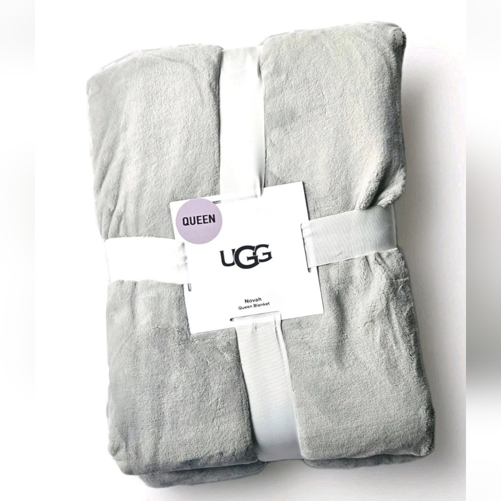 UGG Novah Queen Blanker Gray NWT